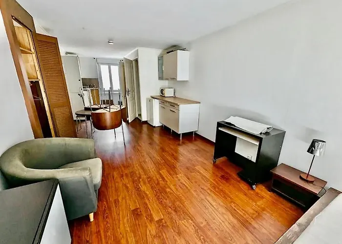 Spacieux - Calme & Equipe Avec Wifi דירה