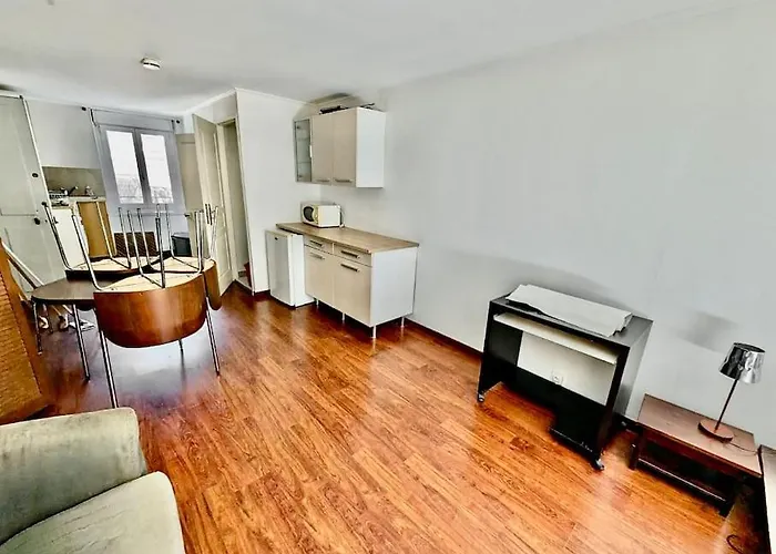 Spacieux - Calme & Equipe Avec Wifi