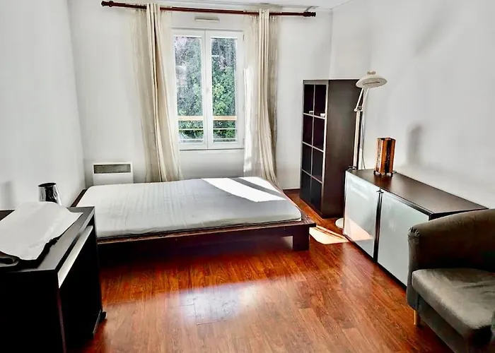 Spacieux - Calme & Equipe Avec Wifi דירה