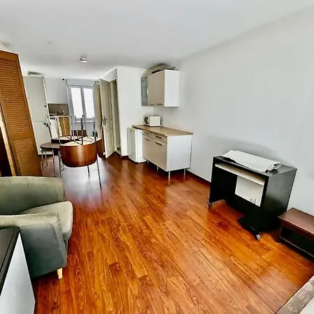 Spacieux - Calme & Equipe Avec Wifi Apartamento